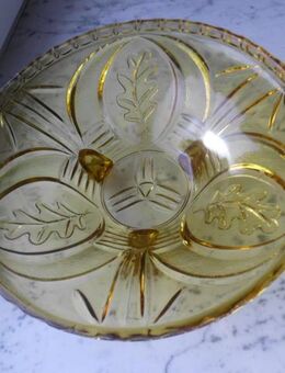 Dreifuß Schale 21 cm Pressglas Glas bernsteinfarben Vintage 4,- - Flensburg
