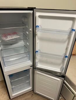 CHiQ Kühlschrank mit Gefrierfach,wie neu,inkl. Zubehör& Eisfächer - Berlin Lichtenberg