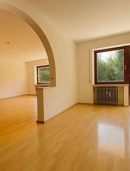 Klasse EG Wohnung mit Garage und großem Garten - Langerringen