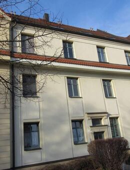 Ab 01.02.2026!!!Zwickau Marienthal Nähe HBK - 2-Raumwohnung mit Einbauküche, Stellplatz und Balkon - Zwickau