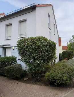 Modernes Reihenendhaus mit Garten in Frankfurt/Sindlingen - Frankfurt (Main)