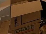 große Kartons für den Umzug zum Verpacken von Sachen Umzüge Karton typisch - Berlin