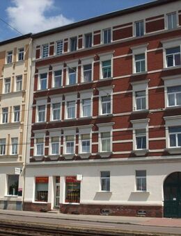 1 Raum Wohnung mit großem Bad mit Fenster, Einbauküche Optional - Halle (Saale)