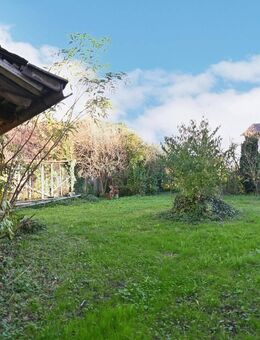 Zweifamilienhaus in Emmendingen-Kollmarsreute mit großem Garten und vielfältigen Möglichkeiten - Emmendingen