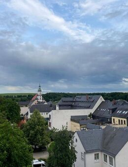 NEU - 3-Raum-Wohnung mit traumhaften Ausblick. Loggia und Fahrstuhl - Rochlitz