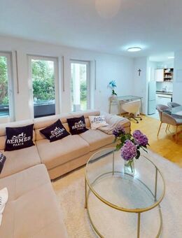Sofort Bezugsfrei - Stilvolle Erdgeschosswohnung mit zwei Terrassen und Privatgarten - München