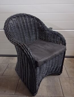 Echte Rattanstühle in schwarzer Farbe zu verkaufen - Simbach (Inn)