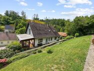 Am Ende einer Sackgasse mit eigenem Wald: Einfamilienhaus mit Einliegerwohnung in Hesselbach - Gummersbach