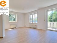 Sonnige Wohnung mit 2 Balkonen, Wannen & Duschbad sucht Dich! - Rabenau (Sachsen)
