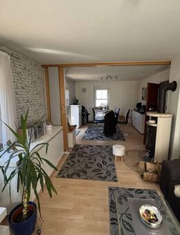 Gepflegt - Freistehendes Familienhaus mit Einliegerwohnung und Panoramablick - Gütenbach