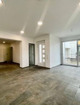 Großzügige Maisonette-Wohnung und Lagerfläche in Köln-Widdersdorf - Köln