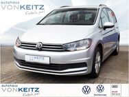 VW Touran, 1.5 TSI COMFORTLINE MET, Jahr 2021 - Kerpen (Kolpingstadt)