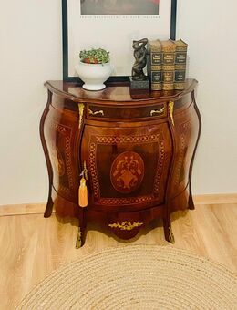 Kommode, antik, Stil, Intarsien Muster, Bronzemontagen, Augenweide, zeitlos, elegant - Gundelsheim Zentrum