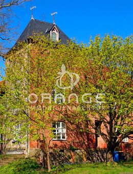 ***Herrschaftliches Gebäude-Denkmal mit Park am Stadtrand*** - Goldberg