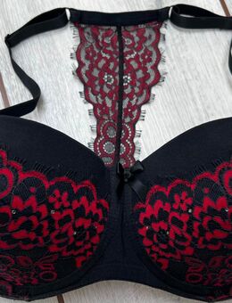 reizvoller BH von Hunkemöller Gr. 75F schwarz mit Spitzenrücken - Vechta