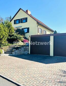 ***Idyllisches Familienhaus mit Anliegerwohnung - sofort bewohnbar und in exzellentem Zustand*** - Selb