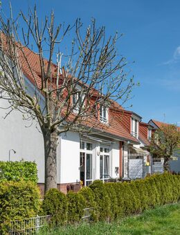 Wunderschön gelegenes, geräumiges Reihenendhaus mit 179m² Wohn-/Nutzfläche. Vermietete Kapitalanlage - Dallgow-Döberitz