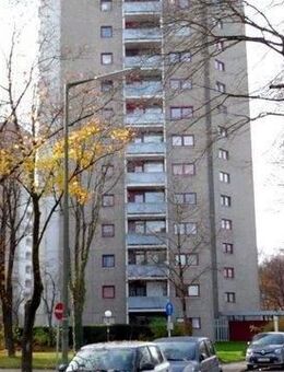 Sonnige 3 Zimmerwohnung mit 2 Balkone - München