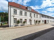 Gut geschnittene 3-Zimmer-Altbauwohnung mit Terrasse in ruhiger Lage - Putbus