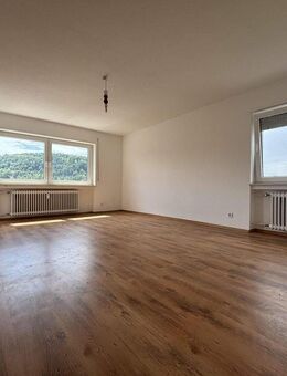 Geräumige, sonnige 5 Zimmer-Wohnung! - Esslingen (Neckar)