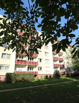 * Singlewohnung * Dichterviertel * muss renoviert werden! * - Halle (Saale)