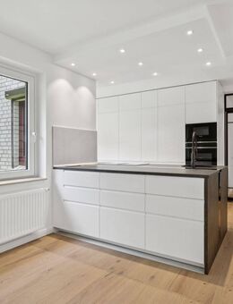 Kernsanierte Eigentumswohnung fußläufig zum Wellingsbüttler Markt - Hamburg