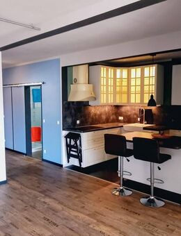 Gepflegte 3-Zi-Wohnung mit Einbauküche, Balkon, Aufzug und Tiefgaragenplatz - Simbach (Inn)