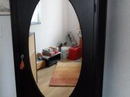 Spiegelschrank und Betten - Glattfelden