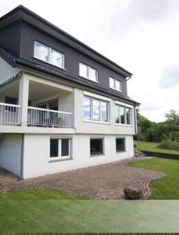 Attraktives saniertes Einfamilienhaus in besonderer Lage von Detmold-Heiligenkirchen - Detmold
