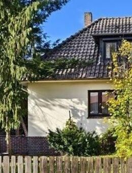 Uetze - Ein Zuhause zum Neuerschaffen: Einfamilienhaus mit großem Potenzial und viel Platz für Ideen - Uetze