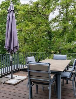 Stilvolle 4-Zimmer-Maisonette-Wohnung mit großer Westterrasse zum Wohlfühlen, neue Böden & neues Bad! - Bogen