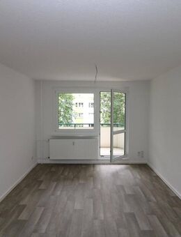 Für Sparfüchse...günstige 3-RW mit Wanne u. Balkon!!! - Freiberg