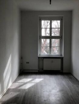 WG geeignet!!! Großzügige 3 Zimmer Wohnung! - Bernburg (Saale)