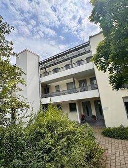 Traumhafte Erdgeschoss Wohnung mit eigenem Garten und Tiefgarage - Neumarkt (Oberpfalz)