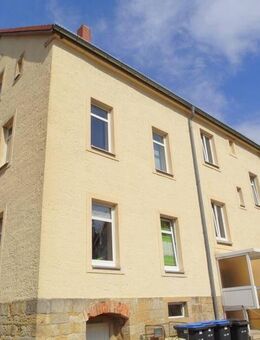 DOHMA: Gemütliche 2-Zimmer-Wohnung mit Laminatboden, separater Küche und Badewanne im Hochparterre - Dohma