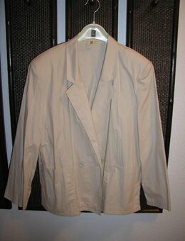 Beigefarbener Blazer / Jacke. Größe 38. Schulterpolster. - Hamburg Wandsbek