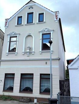 VEGESACK-CITY! Freistehendes, großes 2-Familien-Jugendstilhaus mit Stuck-Fassade in ruhiger Wohnlage - Bremen