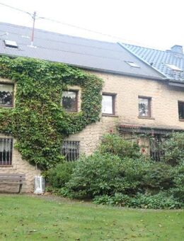 Ein bis Zweifamilienhaus in parkähnlicher Lage mit großer Doppelgarage mit Werkstatt, Arbeitshalle, Holzlager - Reipeldingen