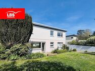 ***Gepflegter, großzügiger Bungalow mit Einliegerwohnung und tollem Garten in exklusiver Lage*** - Hanau (Brüder-Grimm-Stadt)