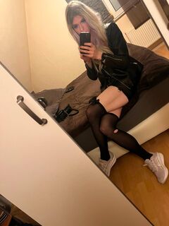 Junges Transgirl (24j.) bietet treffen an:) Besuchbar und mobil