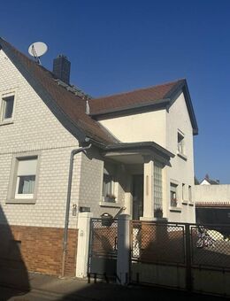 Einfamilienhaus mit schöner Terrasse & Doppelgarage auf weitläufigem Grundstück - Karben