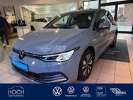 VW Golf, 1.5 TSI VIII Move, Jahr 2023 - Gladenbach