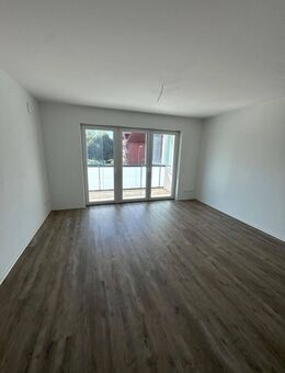 Moderne 2-Zimmer-Wohnung mit Balkon in Peine - Peine