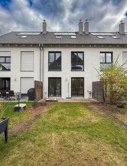 Modernes und energieeffizientes Einfamilienhaus mit Garten, Dachstudio und Garage - Anzing