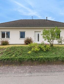 Ziehen Sie sofort ein! Ihr barrierefreier Bungalow mit schönem Garten in Kastel-Staadt - Kastel-Staadt