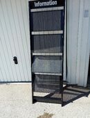Info-Metall-Ständer, schwarz, neuwertig in 84359