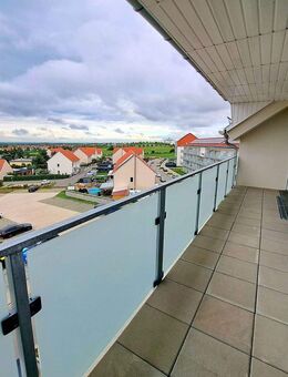 WOHNUNG MIT ERSTKLASSIGER AUSSTATTUNG // 4 Zimmer, Gäste-WC & 2 Stellplätzen - Schkeuditz