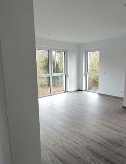 exklusive Einraumwohnung mit 2 Balkons für Selbstnutzer oder Kapitalanleger - Naumburg (Saale)