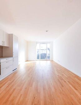 Lichtdurchflutete 4-Zimmer-Wohnung mit zwei Balkonen, neuer Einbauküche & Wohlfühlambiente - Dresden