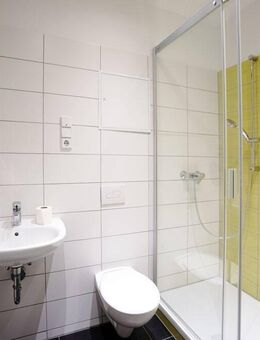 Schicke Seniorenwohnung mit moderner Großraumdusche - Plauen